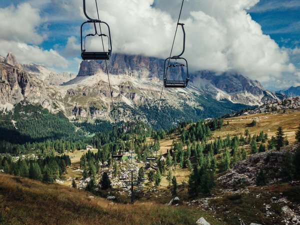 Quelle croisière propose des ateliers de sculpture sur pierre en Égypte?